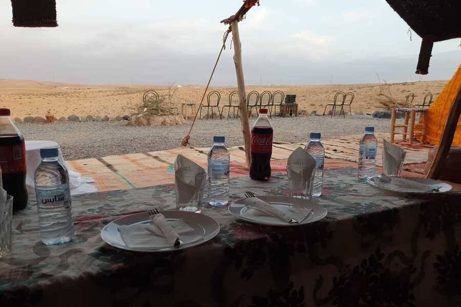 Kameelrijden bij zonsondergang in de Agafay-woestijn en diner in Chouf L'Or in Marrakech