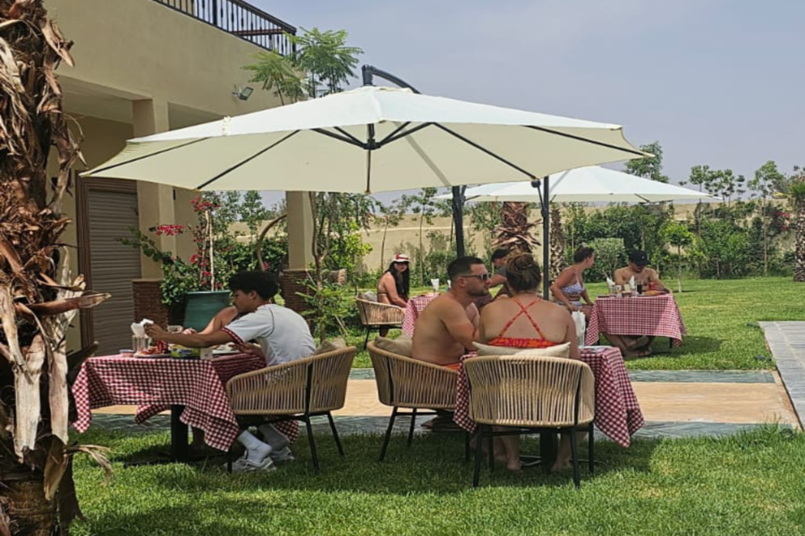 Marrakech Dagpas Zwembad Inclusief Lunch en Shuttle - ontspan