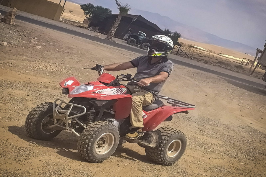 Quad in Agafay Rocky Desert vanuit Marrakech