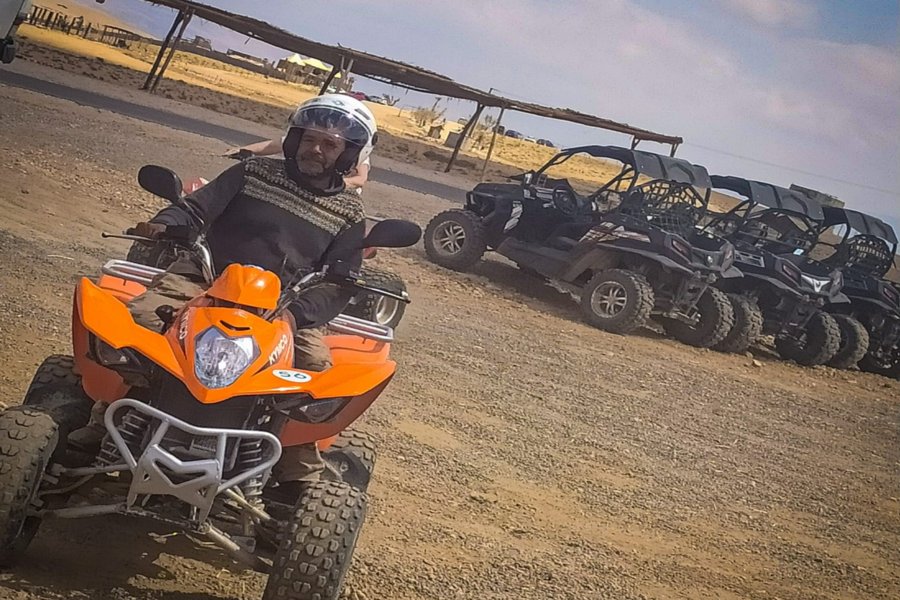Quad in Agafay Rocky Desert vanuit Marrakech