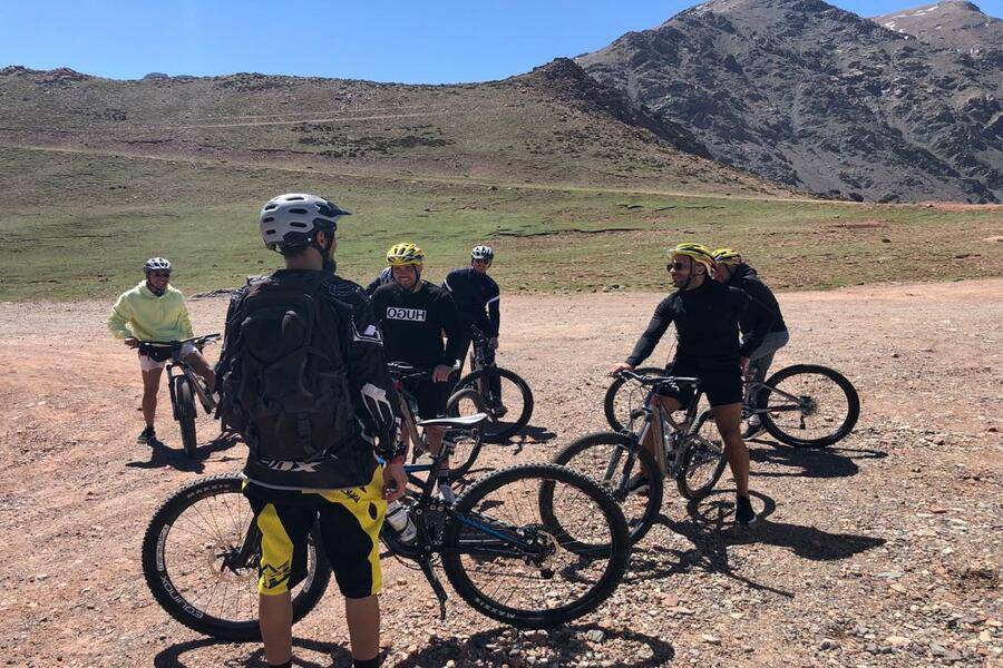Fietstocht naar het Atlasgebergte en het Berberdorp vanuit Marrakech